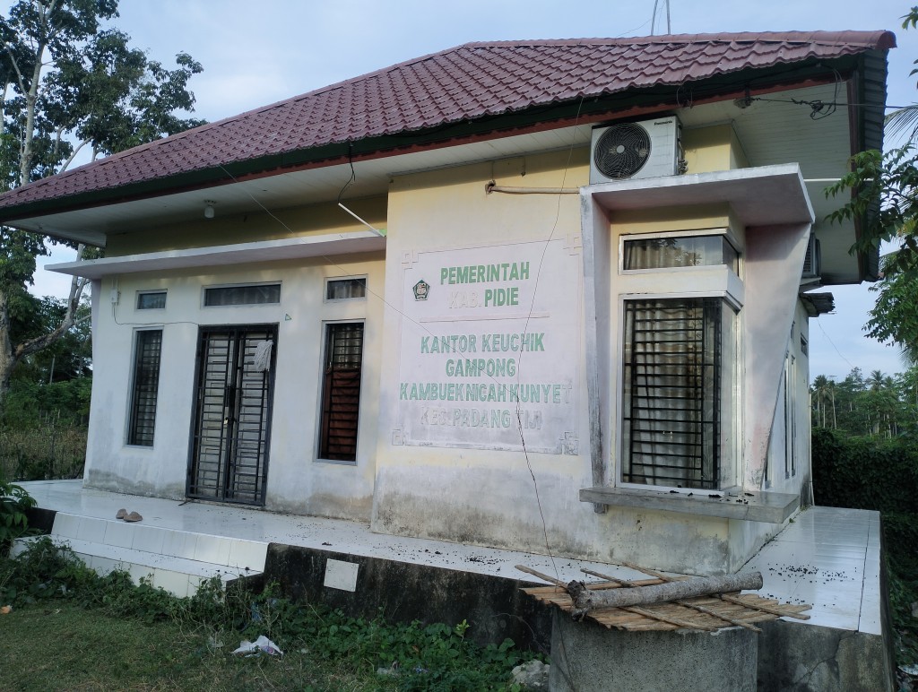 Kantor Keuchik Gampong Kambuek Nicah Kunyet